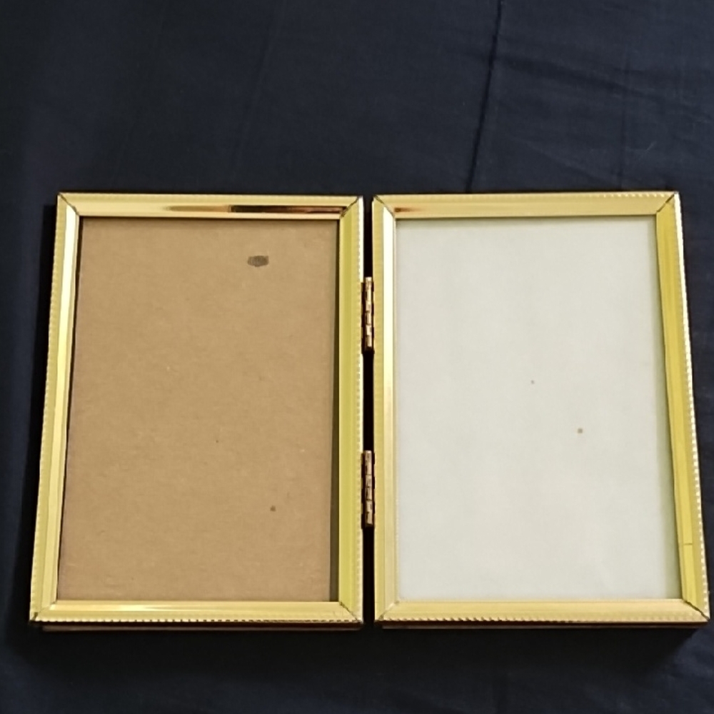 Vintage Ornate Double Picture Frame Gold Tone Hinged Metal Folding Approx 5x7.5
